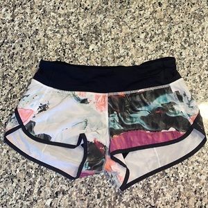 Multicolor, size 4, lululemon shorts